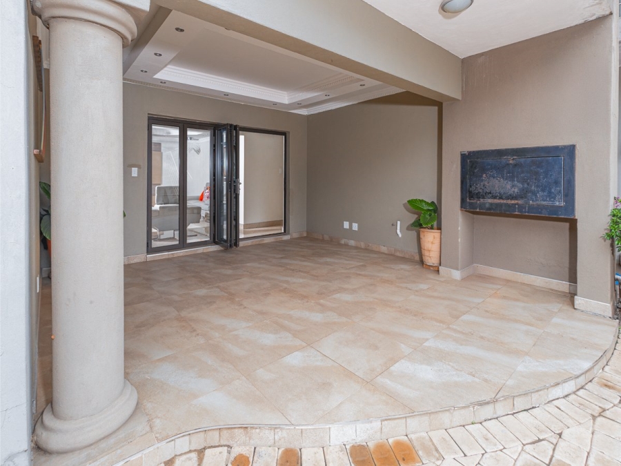 4 Bedroom Property for Sale in Xanadu North West